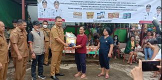 Operasi Baazar Beras Murah di Melawi Diserbu Warga