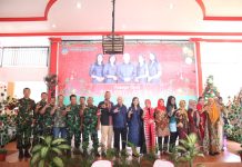 Antusias Masyarakat Hadiri Open House Natal Pj Bupati Landak