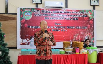 Hadiri Perayaan Natal Bersama Forkompincam Kuala Behe, Pj Bupati Landak Samuel Ajak Sinergisitas Bangun Daerah