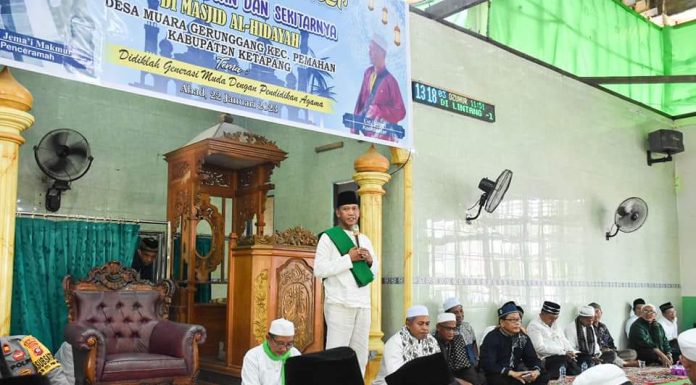 Wabup Ketapang Farhan Hadiri Pengajian Akbar Setepian Pawan di Desa Muara Gerunggang