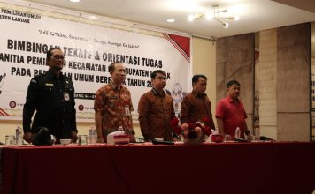 Buka Bimtek PPK, Kaban Kesbangpol Landak : PPK Ujung Tombak Pemilu di Kecamatan