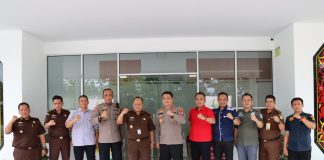 Kapolres Landak Kunjungi Sejumlah Instansi Jajaran Forkopimda Jalin Silaturahmi