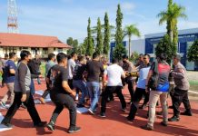 Personel Kompi 3 Siaga Polres Landak Gelar Latihan Dalmas Pengendalian Massa