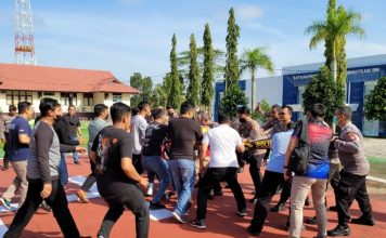 Personel Kompi 3 Siaga Polres Landak Gelar Latihan Dalmas Pengendalian Massa
