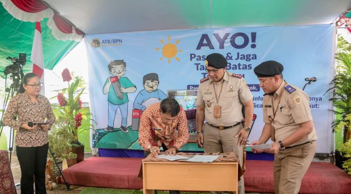 Wabup Farhan Terima 58 Sertifikat Aset Pemda Ketapang