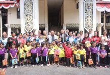 Heri Saman Jelaskan Tugas dan Wewenang DPRD Saat Terima Kunjungan Siswa-Siswi Paud Mantoada