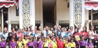 Heri Saman Jelaskan Tugas dan Wewenang DPRD Saat Terima Kunjungan Siswa-Siswi Paud Mantoada