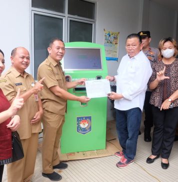 Pertama di Landak, Puskesmas Senakin Kini Miliki Mesin Anjungan Dukcapil Mandiri Mudahkan Pencetakan Dokumen Kependudukan