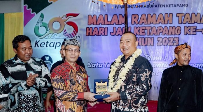 Sekda Ajak Masyarkat Kompak Bangun Ketapang