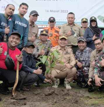 Sekda Ketapang Launching Tanam Satu Juta Pohon Peringatan Hari Bakti Rimbawa ke-40