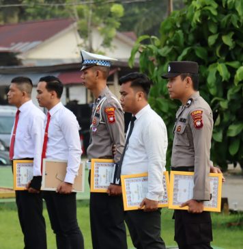 Berprestasi, Lima Anggota Polres Landak Diganjar Penghargaan