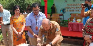 Pj. Bupati Landak Resmikan Penambahan Ruang Kelas SDN 28 Seretok