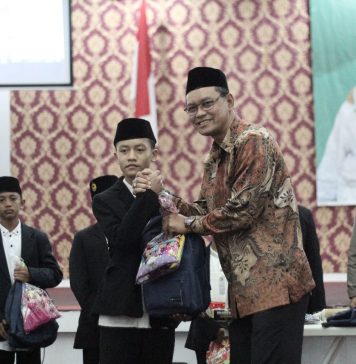 Nyenangkan Anak Umang, Wujud Kepedulian Pemkab Landak Bantu Warga Kurang Mampu