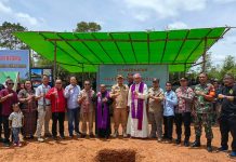 Pembangunan Gereja Katolik Paroki Hati Kudus Yesus Desa Randau Ketapang Dimulai