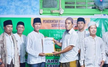 Masjid Al-Falah Delta Pawan Ketapang Terima Bantuan Dana Hibah
