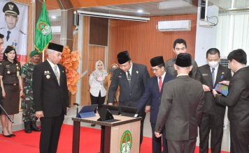 34 Pejabat Dilingkungan Pemkab Ketapang Dilantik, Ini Pesan Martin Rantan