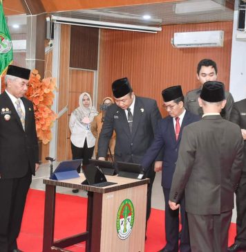 34 Pejabat Dilingkungan Pemkab Ketapang Dilantik, Ini Pesan Martin Rantan