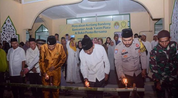 Wabup Ketapang Hadiri Tradisi Penyalaan Keriang Bandong dan Festival Meriam Karbit di Kauman