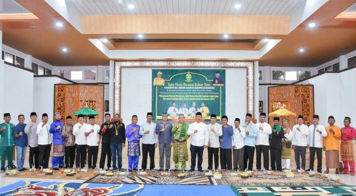 Sekda Ketapang Buka Puasa Bersama Anak Yatim dan Perkumpulan Lawang Kakayun