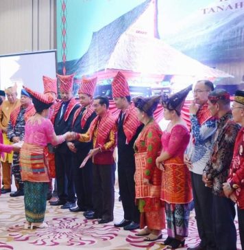 Pemkab Beri Dukung Terhadap Adat Budaya Karo Yang Ada di Ketapang