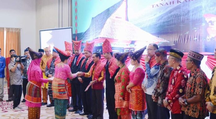 Pemkab Beri Dukung Terhadap Adat Budaya Karo Yang Ada di Ketapang