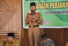 Pemkab Ketapang Kembali Serahkan Bantuan Hibah Untuk Rumah Ibadah