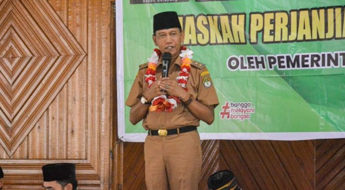 Pemkab Ketapang Kembali Serahkan Bantuan Hibah Untuk Rumah Ibadah