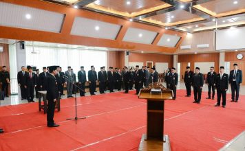 11 Pejabat Administrator di Lingkungan Pemkab Ketapang Dilantik