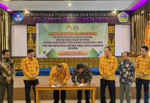 Sekda Tandatangani Naskah Kerjasama Dengan Direktur Politeknik Negeri Ketapang