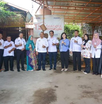 Sekda Ketapang Resmikan Rumah Makan Djadoel