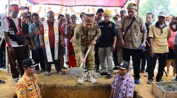 Sekda Ketapang Letak Batu Pertama Dimulainya Pembangunan Gereja Santo Yosep Karangan