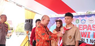 Samuel Hadiri Pelepasan Kelulusan 406 Siswa SMK 1 Ngabang