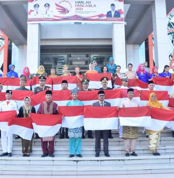 Pemkab Ketapang Lounching Gerakan Sepuluh Juta Bendera Merah Putih Pada Peringatan Hari Lahir Pancasila