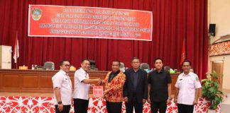 Pj. Bupati Landak Jawab Pandangan Umum Fraksi DPRD Landak Terhadap Raperda Pertanggungjawaban APBD 2022