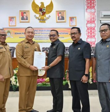 Bupati Sampaikan Pidato Raperda Pertanggungjawaban Pelaksanaan APBD Ketapang Tahun Anggaran 2022 ke DPRD