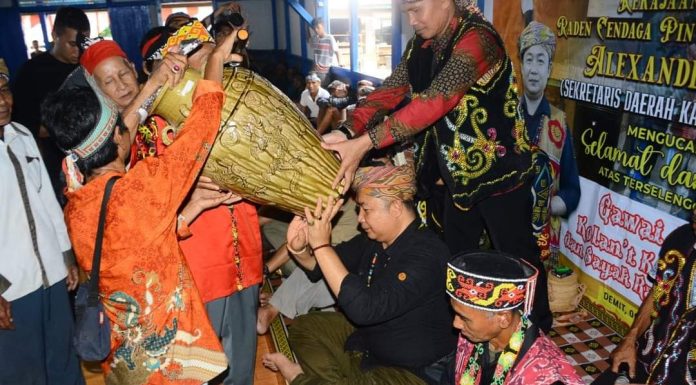Sekda Ketapang Harapkan Adat Kolatn Kabarutn Sayak Rampang Padi Terus Dilestarikan