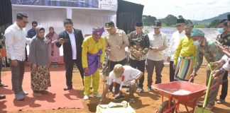 Wabup Farhan Letakan Batu Pertama Pembangunan SMA Negeri 2 Sandai