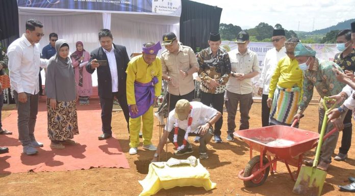 Wabup Farhan Letakan Batu Pertama Pembangunan SMA Negeri 2 Sandai