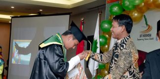 Wabup Farhan Hadiri Wisuda Akbar Permata Hati Yayasan Muslim Kayong