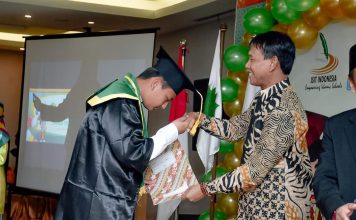 Wabup Farhan Hadiri Wisuda Akbar Permata Hati Yayasan Muslim Kayong