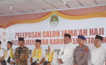 Wabup Farhan Lepas Keberangkatan Calon Jemaah Haji Ketapang