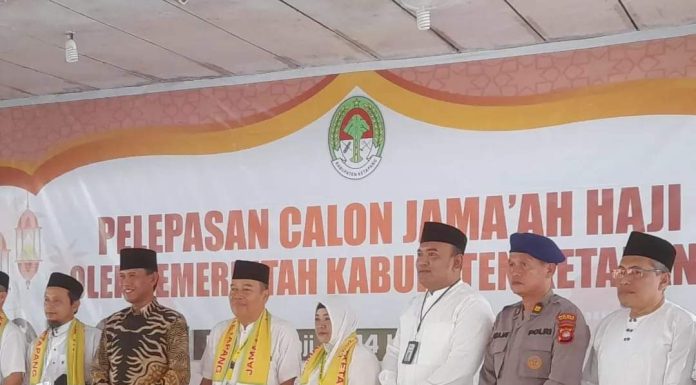 Wabup Farhan Lepas Keberangkatan Calon Jemaah Haji Ketapang