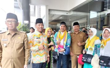 239 Jemah Calon Haji Ketapang Diberangkatkan Menuju Embarkasi Batam