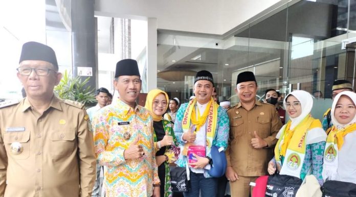 239 Jemah Calon Haji Ketapang Diberangkatkan Menuju Embarkasi Batam
