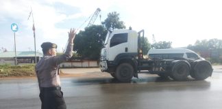 Antisipasi Kemaceten Personel Polsek Batu Ampar Laksanakan Pengaturan Lalu Lintas