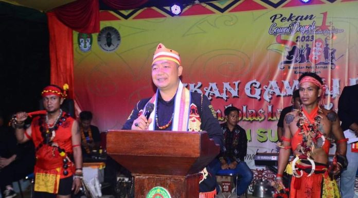 Sekda Ketapang Tutup Gawai Polas Laman Kampung Buah di Sungai Laur