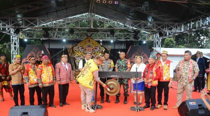 Gawai Nyapat Tautn Ke -XII Kecamatan Simpang Hulu Ketapang Resmi Digelar