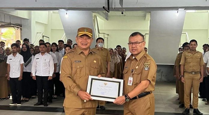 Kedisiplinan Pegawai Salah Satu Penekanan Sekda Ketapang Saat Pimpin Apel Rutin