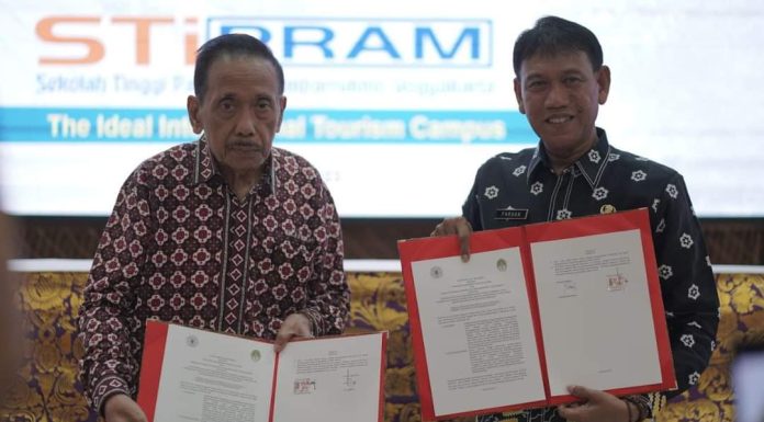 Kembangkan Potensi Wisata, Pemkab Ketapang MoU Dengan STIPRAM Yogyakarta
