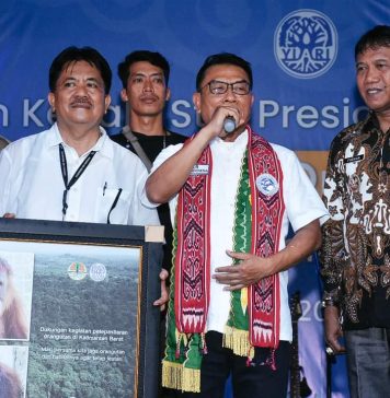 Kepala Staff Kepresidenan Republik Indonesia Moeldoko Kunjungu YIARI Ketapang